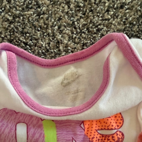 Nike and Reebok Bundle Baby Girl White and Pink Baby Bodysuit Size 6-9 Months - Picture 3 of 3